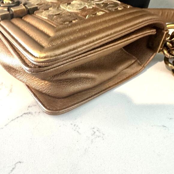 Chanel *Runway* Paris-Dubai Small CC Boy Bag Bronze Gold Metallic Series 20 - Picture 9 of 14